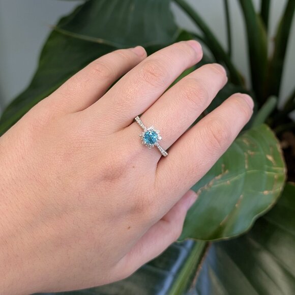 1.25cts Blue Zircon Ring in 14K Solid Gold with Natural Diamond Accents - Picture 3 of 8